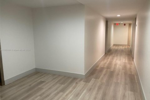 Condominio en venta en North Miami Beach, Florida, 2 dormitorios, 110.55 m2 № 1763376 - foto 3