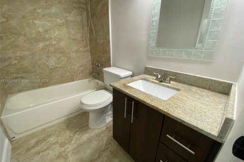 Condominio en venta en North Miami Beach, Florida, 2 dormitorios, 110.55 m2 № 1763376 - foto 19