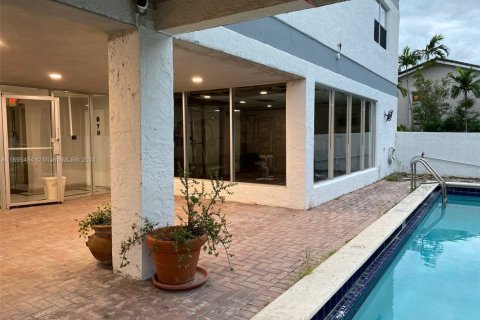 Condominio en venta en North Miami Beach, Florida, 2 dormitorios, 110.55 m2 № 1763376 - foto 24
