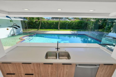 Casa en venta en Palmetto Bay, Florida, 4 dormitorios, 256.22 m2 № 1965859 - foto 18