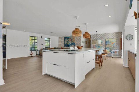 Casa en venta en Palmetto Bay, Florida, 4 dormitorios, 256.22 m2 № 1965859 - foto 17