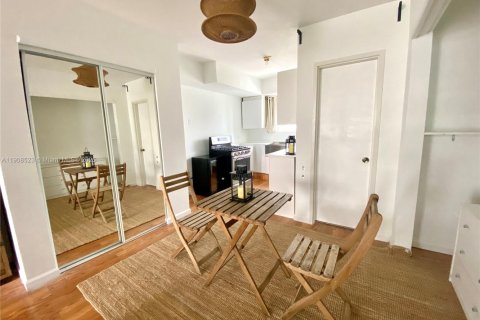 Condo in Miami Beach, Florida № 1964169 - photo 5