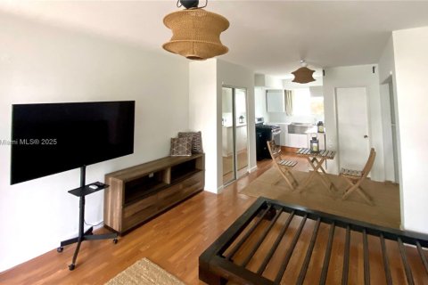 Condo in Miami Beach, Florida № 1964169 - photo 3