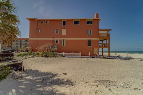 Casa en venta en Redington Shores, Florida, 8 dormitorios, 518.39 m2 № 2386745 - foto 18