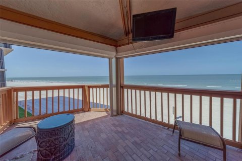 Casa en venta en Redington Shores, Florida, 8 dormitorios, 518.39 m2 № 2386745 - foto 3