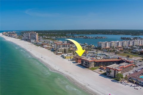 Casa en venta en Redington Shores, Florida, 8 dormitorios, 518.39 m2 № 2386745 - foto 25