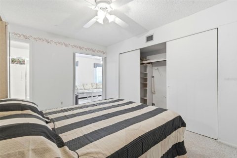 Condo in Clearwater, Florida, 2 bedrooms № 2233736 - photo 16