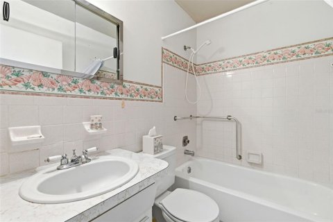 Condo in Clearwater, Florida, 2 bedrooms № 2233736 - photo 13
