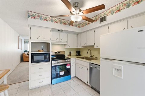 Condo in Clearwater, Florida, 2 bedrooms № 2233736 - photo 25
