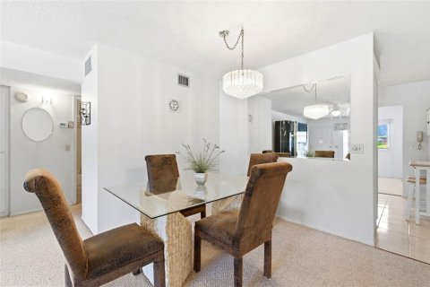 Condo in Clearwater, Florida, 2 bedrooms № 2233736 - photo 8