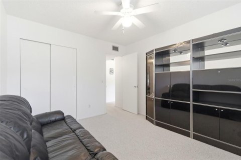 Condo in Clearwater, Florida, 2 bedrooms № 2233736 - photo 11