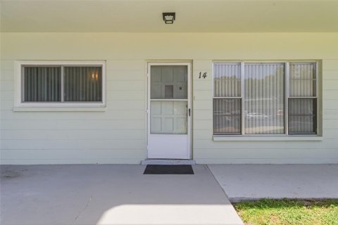 Condo in Clearwater, Florida, 2 bedrooms № 2233736 - photo 2
