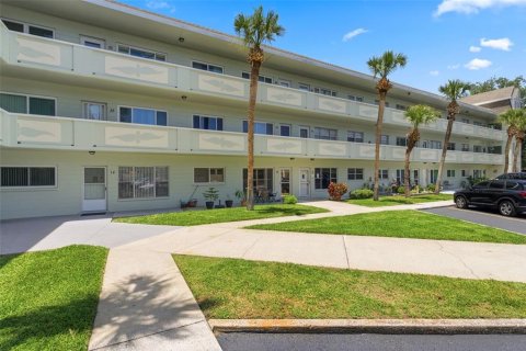Condo in Clearwater, Florida, 2 bedrooms № 2233736