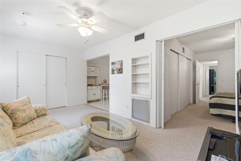 Condo in Clearwater, Florida, 2 bedrooms № 2233736 - photo 24