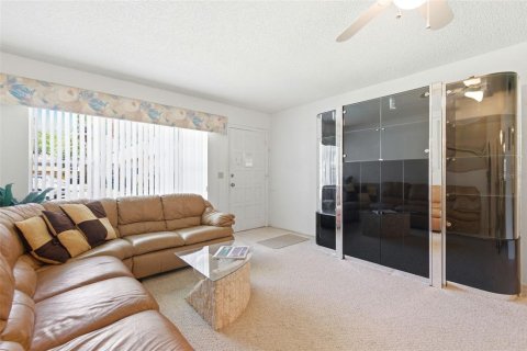 Condo in Clearwater, Florida, 2 bedrooms № 2233736 - photo 5