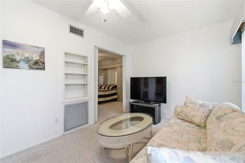 Condo in Clearwater, Florida, 2 bedrooms № 2233736 - photo 23