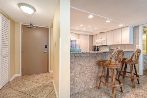Copropriété à vendre à Sarasota, Floride: 2 chambres, 123.93 m2 № 2150117 - photo 12