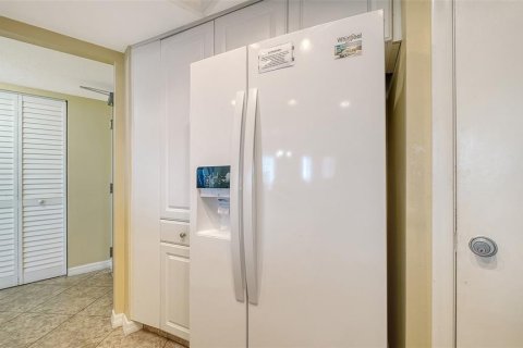 Copropriété à vendre à Sarasota, Floride: 2 chambres, 123.93 m2 № 2150117 - photo 17