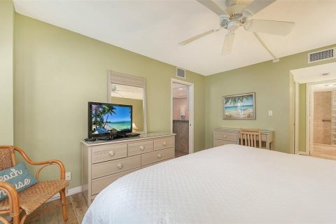 Copropriété à vendre à Sarasota, Floride: 2 chambres, 123.93 m2 № 2150117 - photo 20
