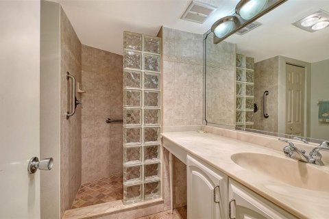 Copropriété à vendre à Sarasota, Floride: 2 chambres, 123.93 m2 № 2150117 - photo 22