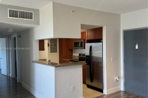 Condo in Miami, Florida, 2 bedrooms  № 2088991 - photo 3