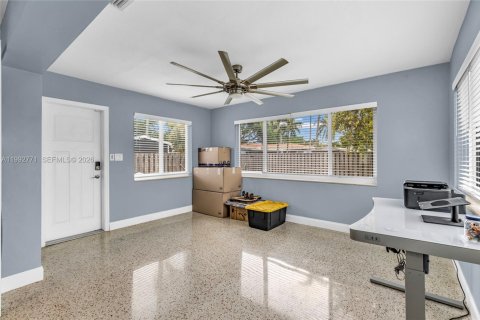 House in Hollywood, Florida 2 bedrooms, 108.14 sq.m. № 2067457 - photo 16