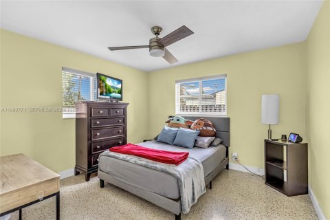 House in Hollywood, Florida 2 bedrooms, 108.14 sq.m. № 2067457 - photo 12