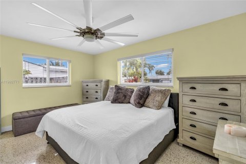 House in Hollywood, Florida 2 bedrooms, 108.14 sq.m. № 2067457 - photo 9