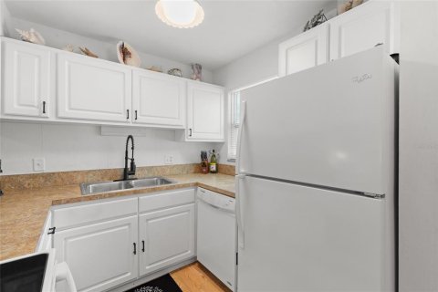 Купить кондоминиум в Деланд, Флорида 9 комнат, 86.4м2, № 2097775 - фото 10
