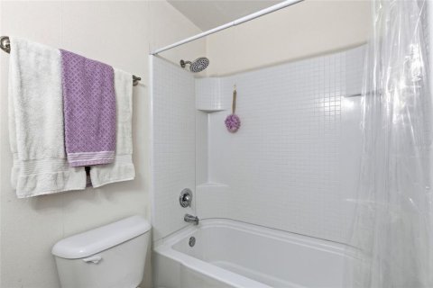 Купить кондоминиум в Деланд, Флорида 9 комнат, 86.4м2, № 2097775 - фото 20