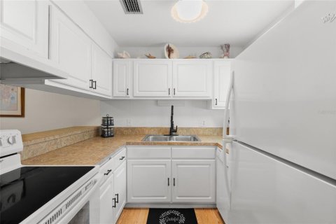 Купить кондоминиум в Деланд, Флорида 9 комнат, 86.4м2, № 2097775 - фото 9