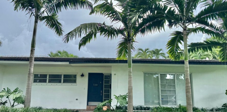 Casa en Pinecrest, Florida 4 dormitorios, 206.34 m2 № 1872106