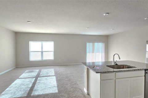 House in Dundee, Florida 4 bedrooms, 185.8 sq.m. № 2285215 - photo 9