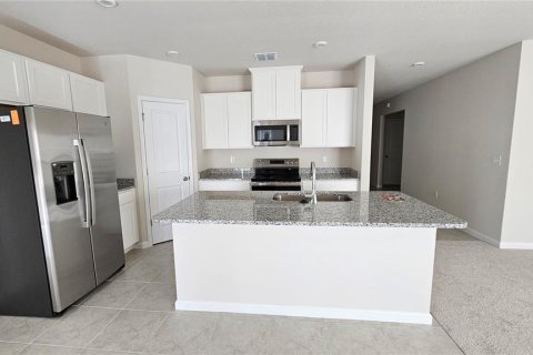 House in Dundee, Florida 4 bedrooms, 185.8 sq.m. № 2285215 - photo 3