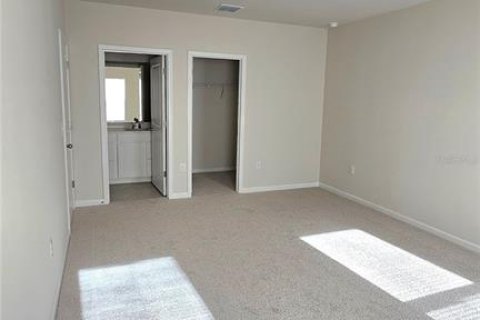 House in Dundee, Florida 4 bedrooms, 185.8 sq.m. № 2285215 - photo 25