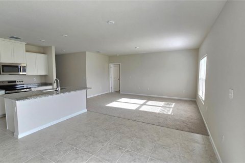 House in Dundee, Florida 4 bedrooms, 185.8 sq.m. № 2285215 - photo 8