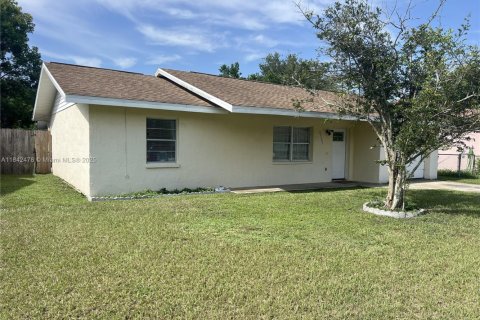 Casa en venta en Zephyrhills, Florida, 4 dormitorios, 200.2 m2 № 1957703 - foto 2