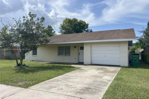 Casa en venta en Zephyrhills, Florida, 4 dormitorios, 200.2 m2 № 1957703 - foto 1