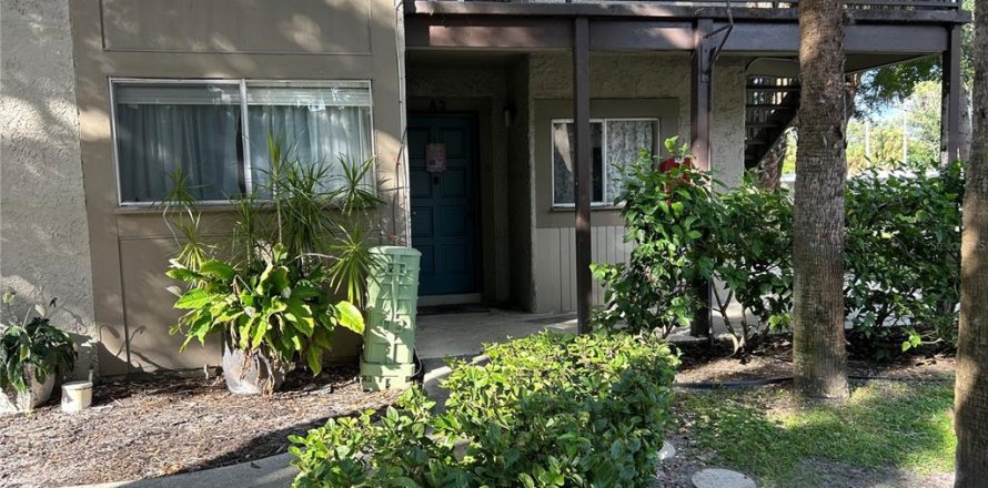 Condominio en Tampa, Florida, 2 dormitorios  № 1443085