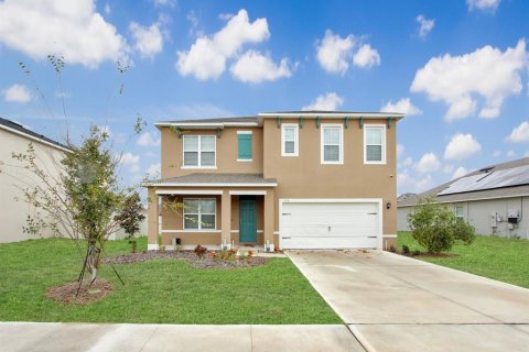 Casa en Auburndale, Florida 5 dormitorios, 251.21 m2 № 2143874
