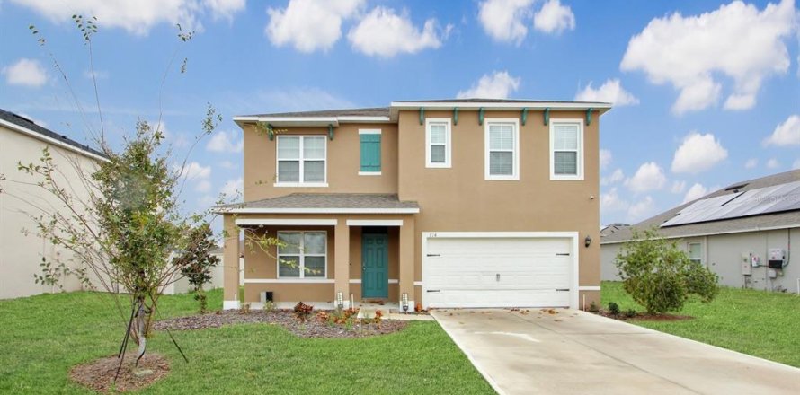 Casa en Auburndale, Florida 5 dormitorios, 251.21 m2 № 2143874