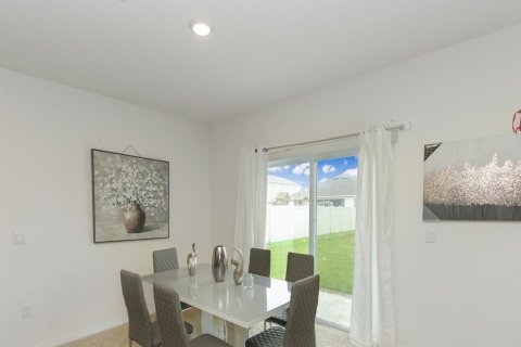 Casa en venta en Auburndale, Florida, 5 dormitorios, 251.21 m2 № 2143874 - foto 9