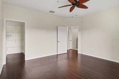 Townhouse in Palmetto, Florida 4 bedrooms, 241.92 sq.m. № 2127104 - photo 18