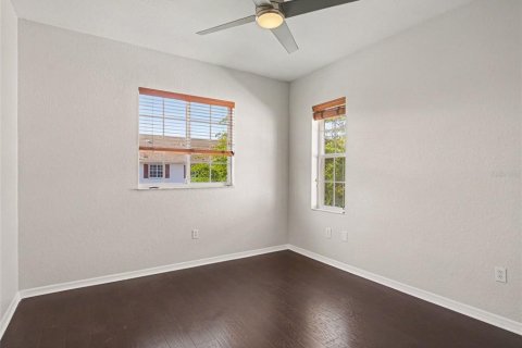Townhouse in Palmetto, Florida 4 bedrooms, 241.92 sq.m. № 2127104 - photo 25