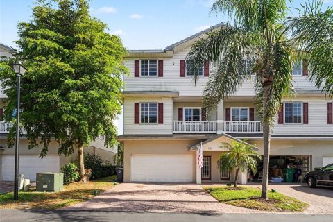 Touwnhouse à Palmetto, Floride 4 chambres, 241.92 m2 № 2127104