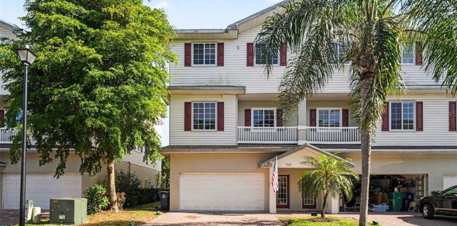 Townhouse in Palmetto, Florida 4 bedrooms, 241.92 sq.m. № 2127104