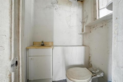 House in Pinellas Park, Florida 1 bedroom, 59.46 sq.m. № 1907946 - photo 10