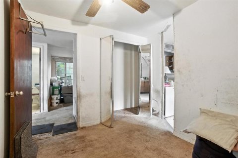 House in Pinellas Park, Florida 1 bedroom, 59.46 sq.m. № 1907946 - photo 8