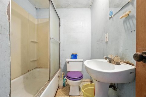 House in Pinellas Park, Florida 1 bedroom, 59.46 sq.m. № 1907946 - photo 4