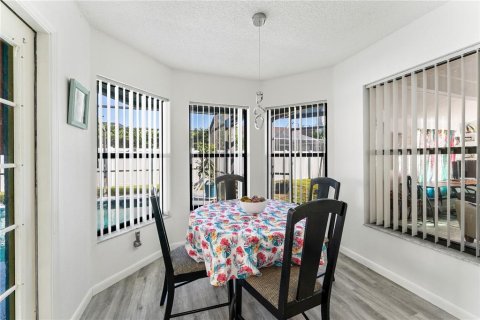 House in Spring Hill, Florida 2 bedrooms, 137.5 sq.m. № 2404986 - photo 7
